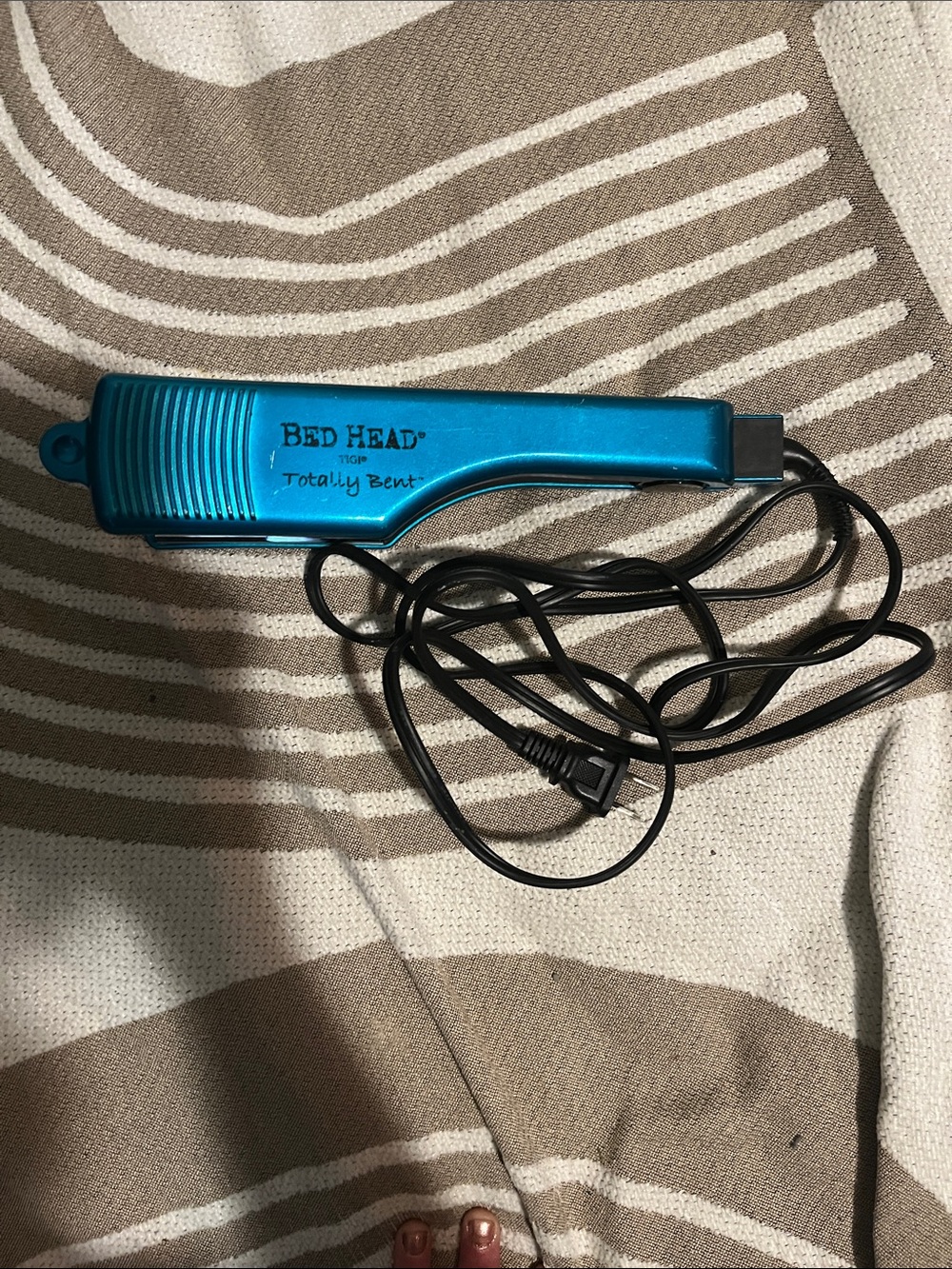 Bed Head Totally Bent Hair Crimper in Teal